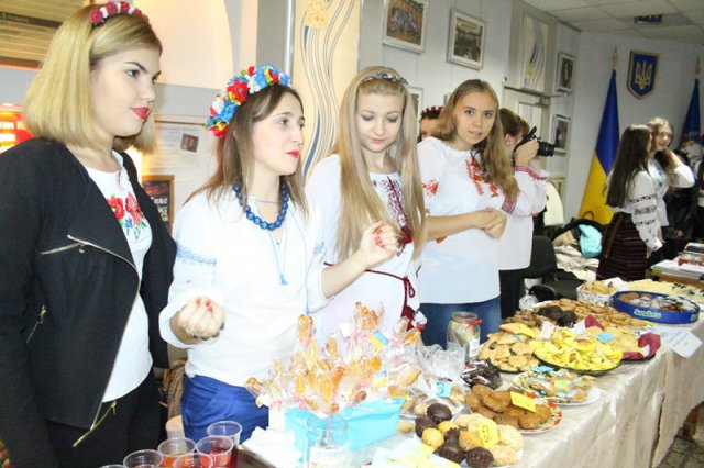 Патріотичний благодійний ярмарок 1 жовтня 2014