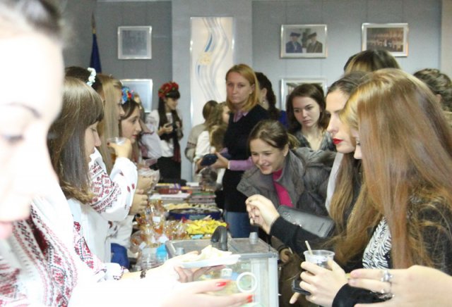 Патріотичний благодійний ярмарок 1 жовтня 2014