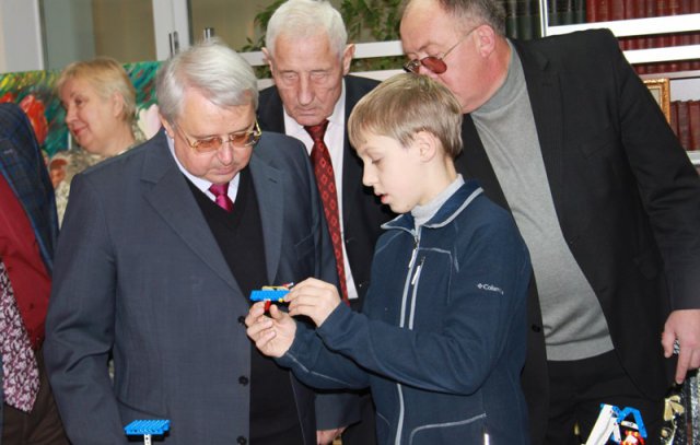 Виставка технічної та декоративної творчості студентів і викладачів, грудень 2014