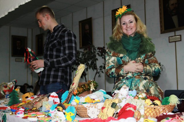 Благодійний ярмарок в НПУ 16 грудня 2014