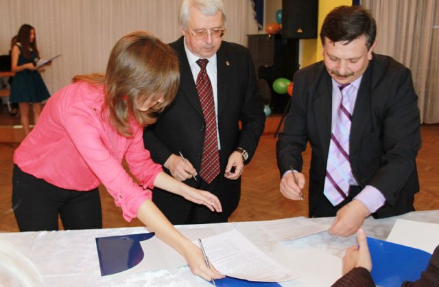 Підписання трьохсторонньої угоди 23 вересня 2014