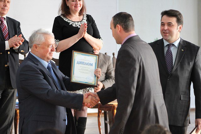 У НПУ нагородили переможців Всеукраїнського конкурсу «Кращий державний службовець»