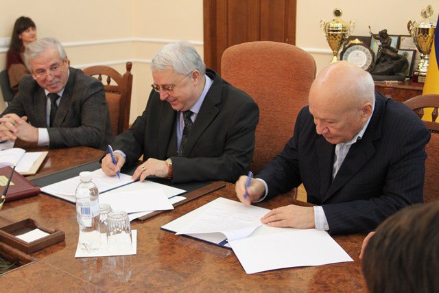 У НПУ підписали угоду з Національним інститутом стратегічних досліджень