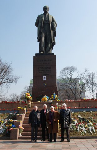 Драгоманівці вшанували Кобзаря 10 березня 2015