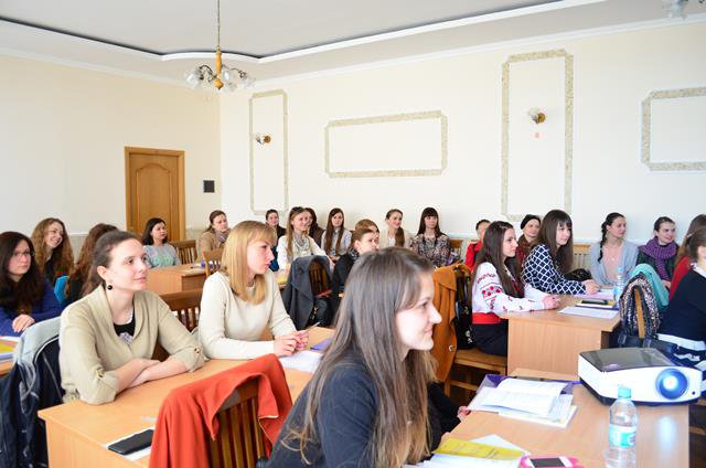 У НПУ молодь розглядала український філологічний дискурс