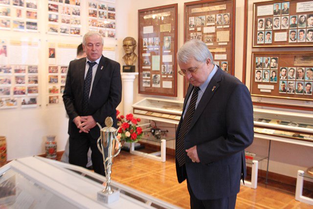 Оновлена актова зала