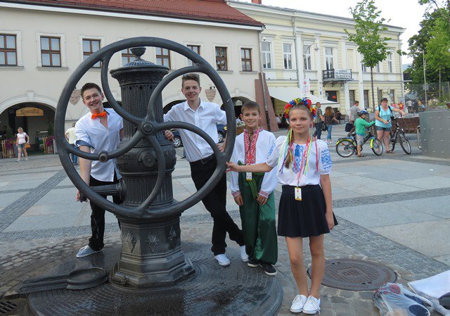 Гімназисти-драгоманівці – переможці фестивалю-конкурсу дитячої шкільної творчості в Кельце