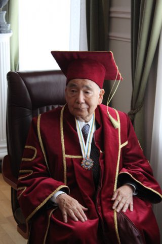 Японський вчений – Почесний доктор НПУ 18.09.2015