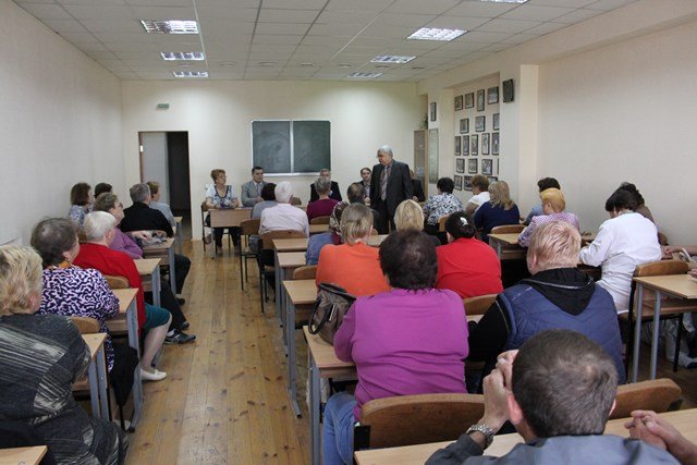 Ректор Віктор Андрущенко зустрівся зі співробітниками Спортивного комплексу університету