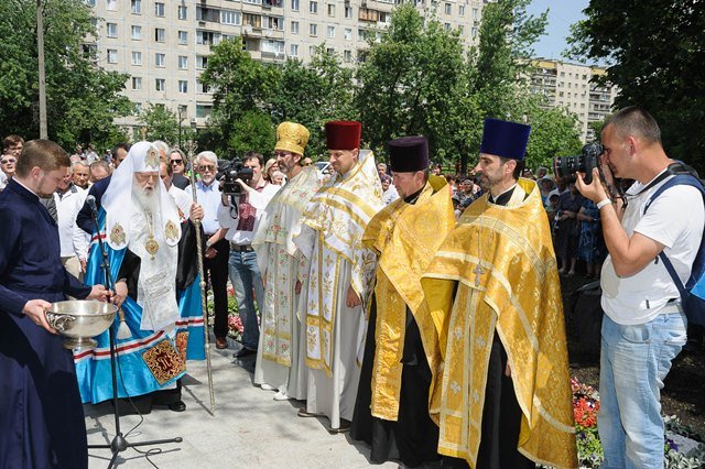 Драгоманівці взяли участь у відкритті пам’ятника своєму випускнику Андрію Малишку