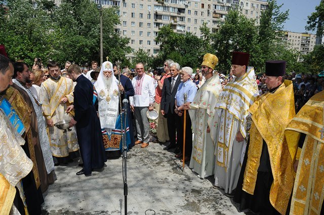 Драгоманівці взяли участь у відкритті пам’ятника своєму випускнику Андрію Малишку