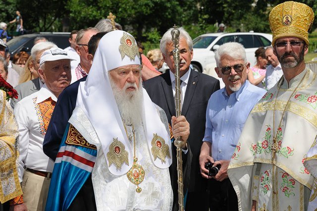 Драгоманівці взяли участь у відкритті пам’ятника своєму випускнику Андрію Малишку