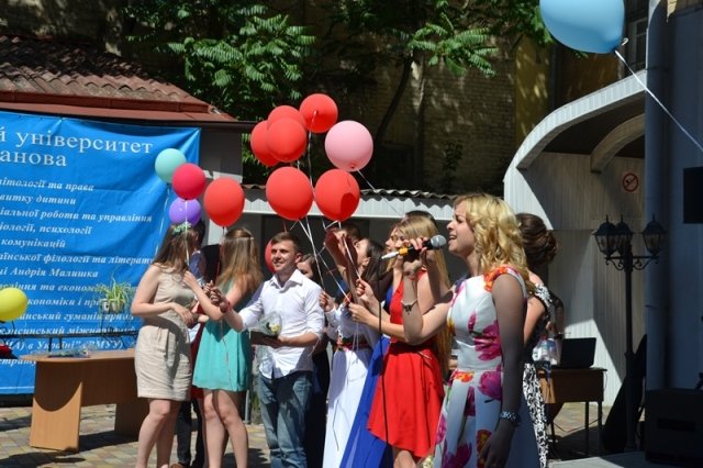 У НПУ грандіозний випуск 2016 