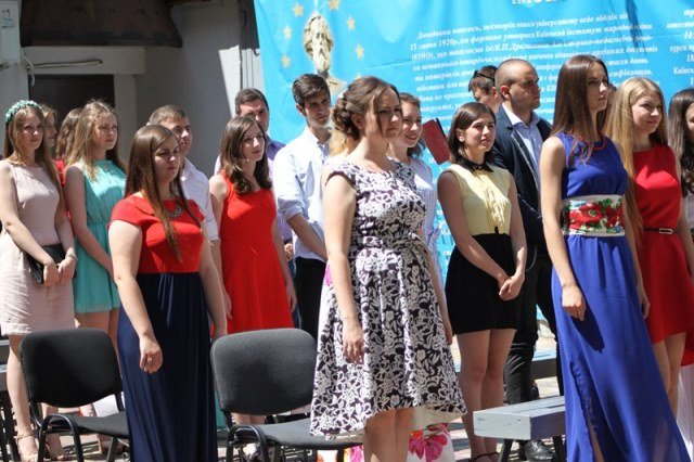 У НПУ грандіозний випуск 2016 