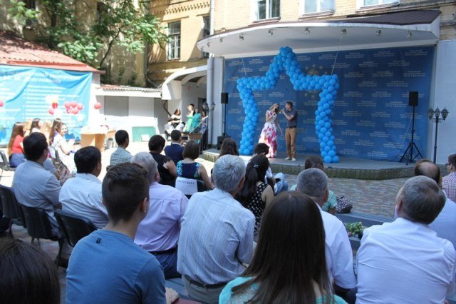 У НПУ грандіозний випуск 2016 