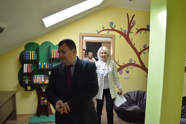 Відкриття Арт-Центру соціально-психологічної реабілітації дітей ВПО «BARVA».