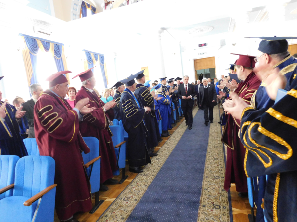 В. Ющенко - Почесний професор НПУ 