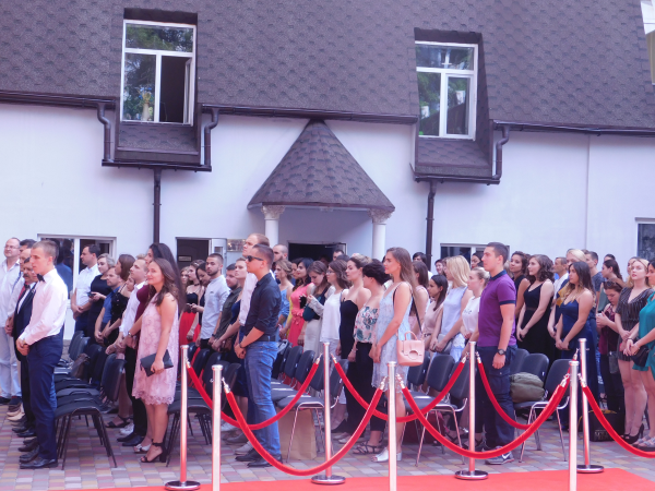 Випуск активістів