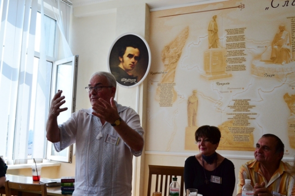 До Шевченківських днів