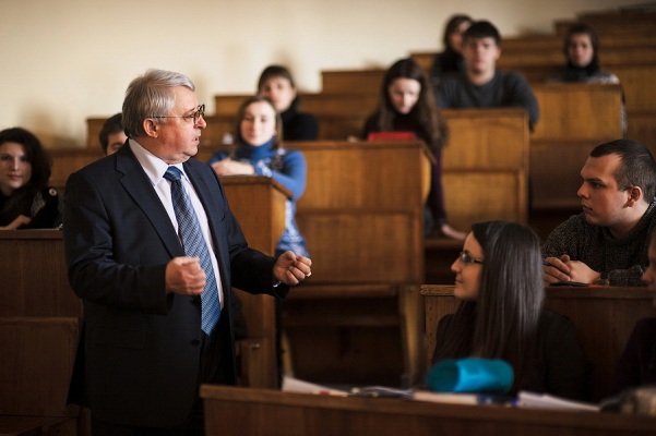 rektor si studentamy