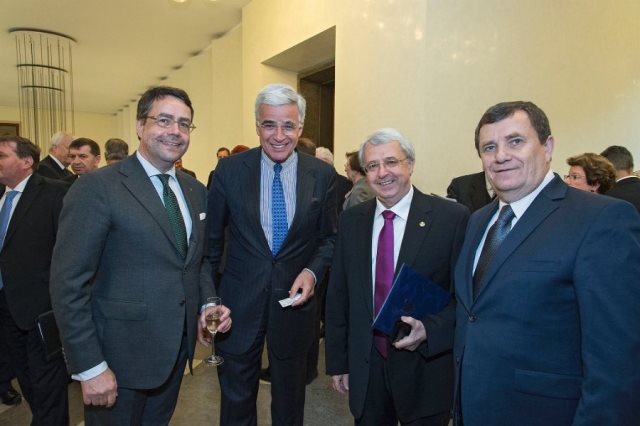 9245 141_Joppen_sRGB